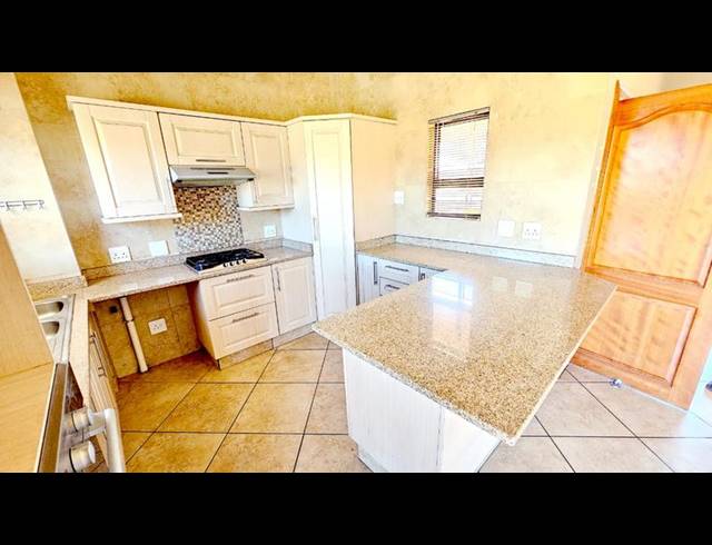 2 BEDROOM APARTMENT FOR SALE IN RAVENSWOOD